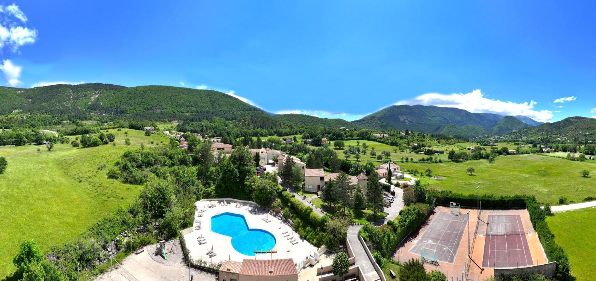 Vacances Leo Lagrange - Le Village Des Lavandes Montbrun-les-Bains Bagian luar foto